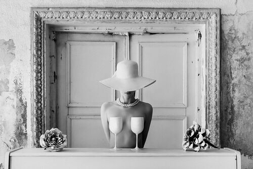 YellowKorner presents the most beautiful photos of women through the lens of our emblematic photographers.